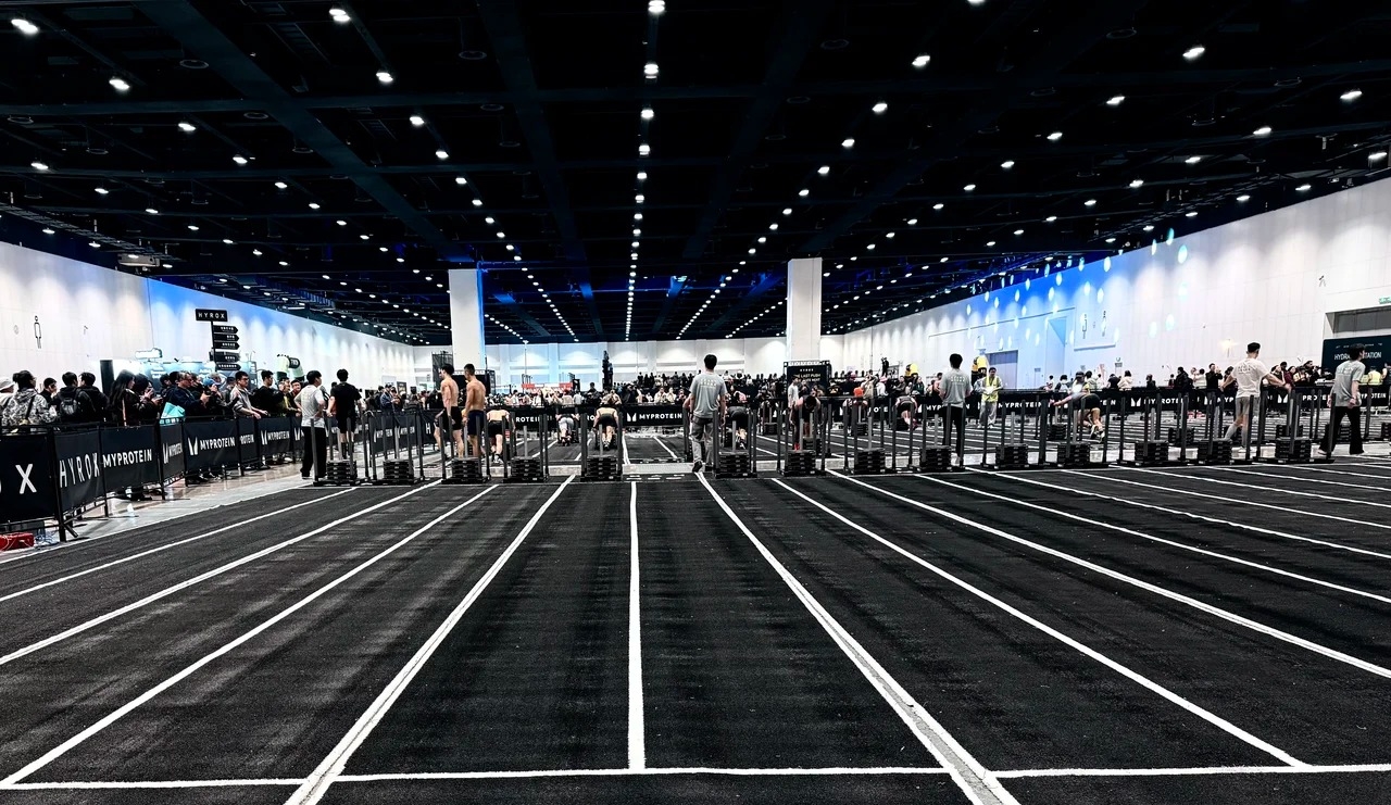 Quer conhecer o HYROX? Um guia completo para equipamentos de treinamento profissional